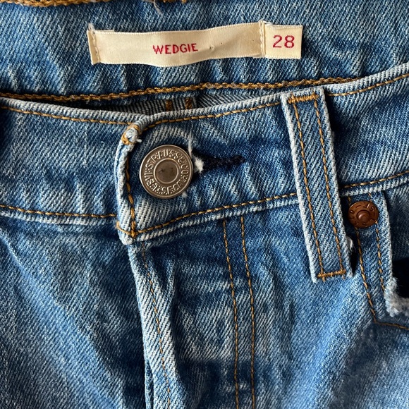 Levi's Wedgie High Rise Cropped Straight Jeans sz 28 - Picture 6 of 10